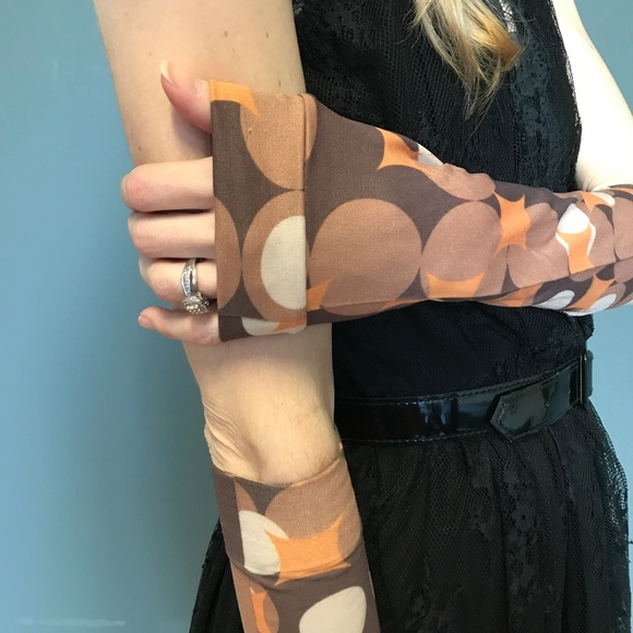 Trixy Xchange Accessories - Brown Retro Print Arm Warmers Gloves